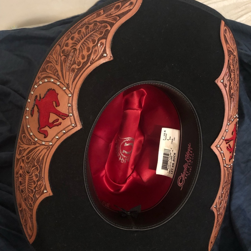 Charlie 1 horse cowboy hat
